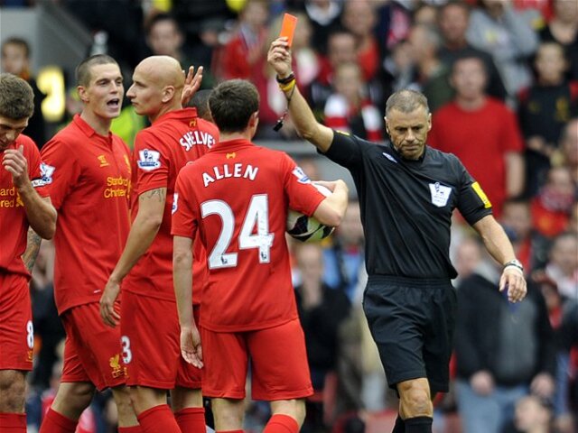 Mark Halsey, Jonjo Shelvey, červená