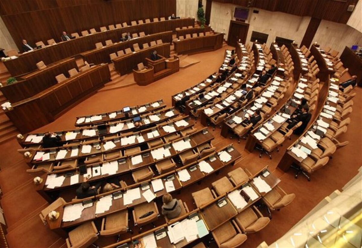 parlament, poslanci