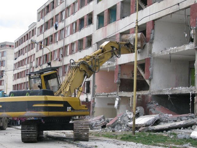 Luník IX, búranie bytovky