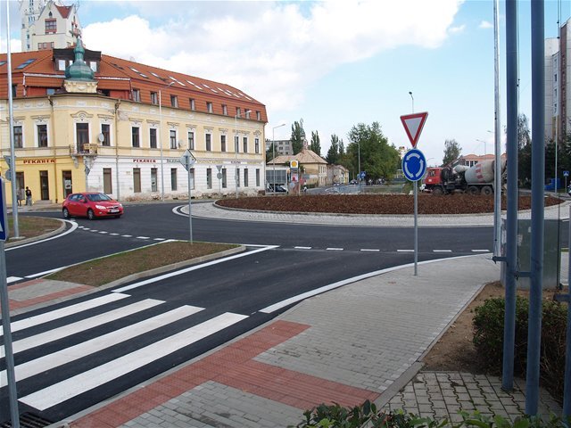 kruhový objazd, lúčenec, 