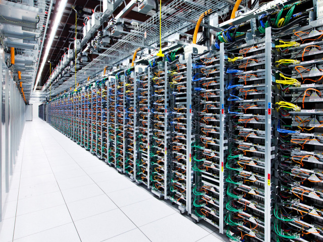 dátové centrá Google, server