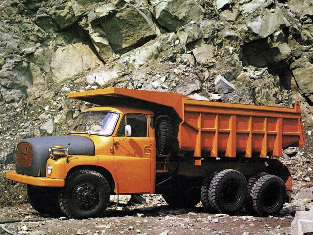 Tatra 148