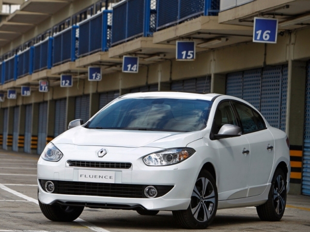 Fluence GT dostal 17-palcové disky kolies.