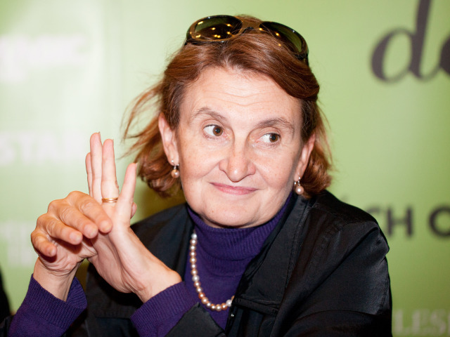 Eva Holubova, Cesta do lesa Holubová