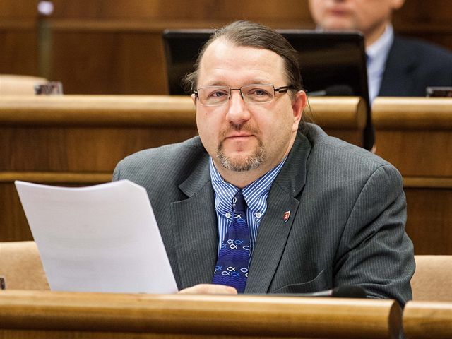 Branislav Škripek 