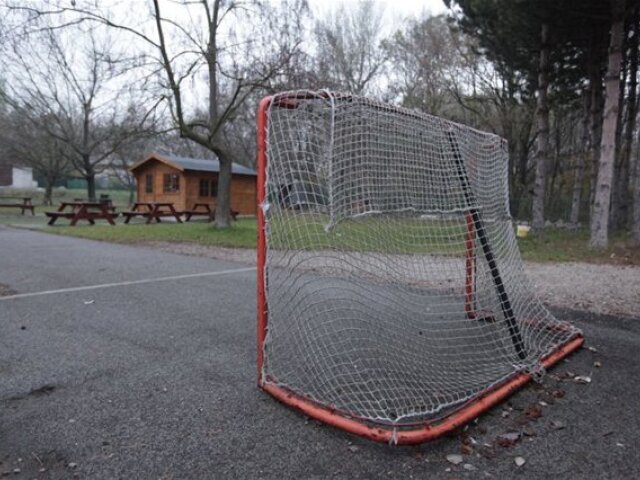 futbalová bránka, ihrisko