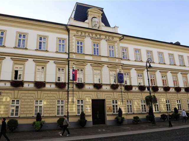 ustavny sud