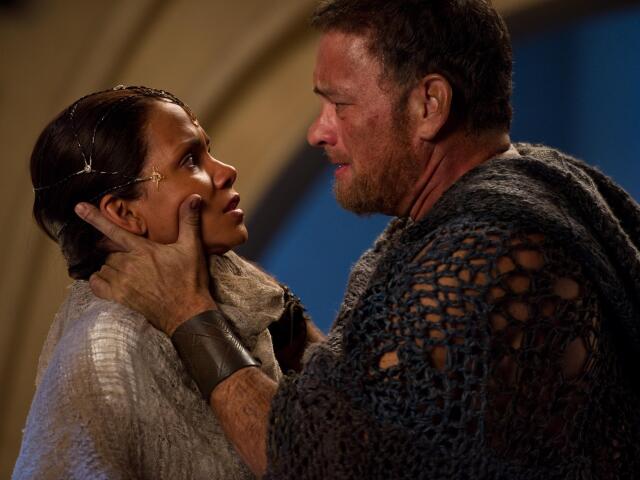 CLOUD ATLAS Halle Berry a Tom Hanks. Vo filme Atlas mrakov si zahrali hneď niekoľko postáv.