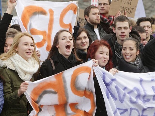 skolstvo,strajk, studenti, ucitelia, 
