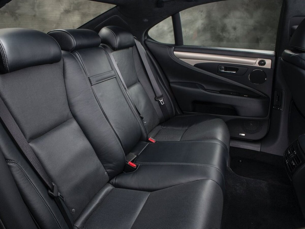 Lexus LS