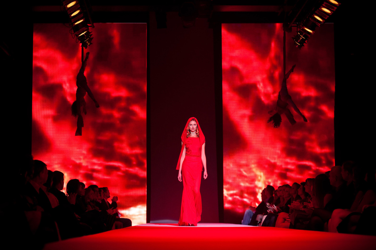 Orange Fashion Show - Kamila Filipčíková