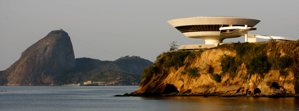Niemeyer Múzeum sušasného umenia v Niteroi