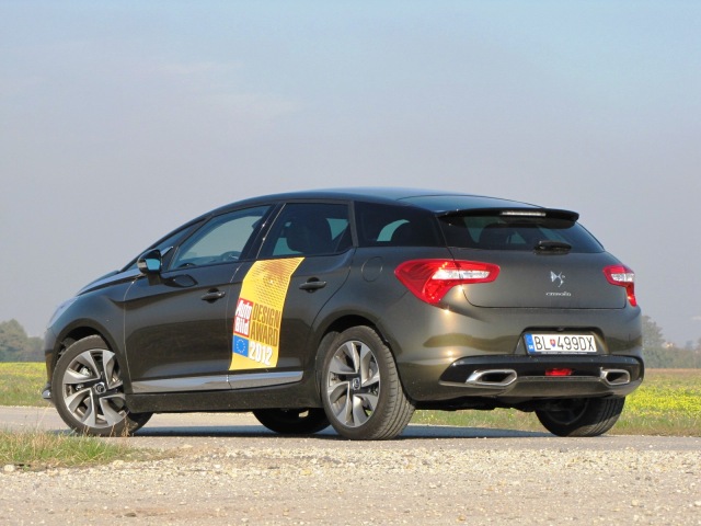 Hmotnostný rozdiel medzi verziou s automatickou prevodovkou a šesťstupňovým manuálom je podľa Citroënu len 10 kg.
