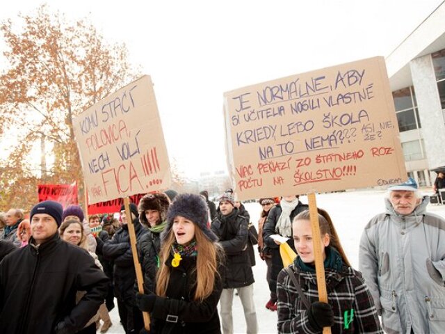 Učitelia, štrajk