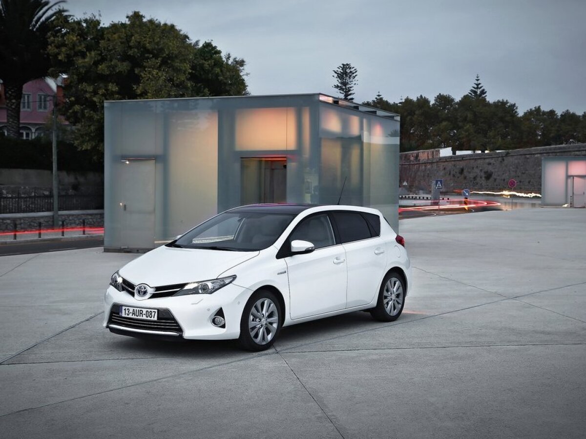 Toyota Auris Hybrid