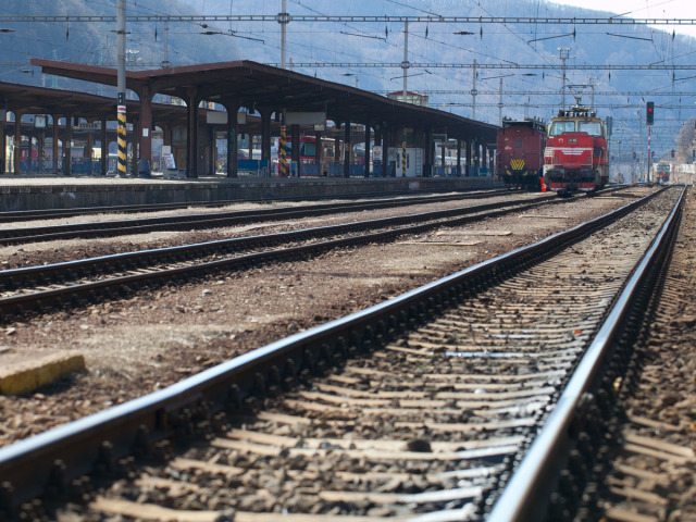 Vlak, koľaje, železnice