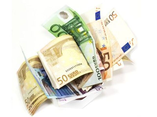 Euro, peniaze, ekonomika