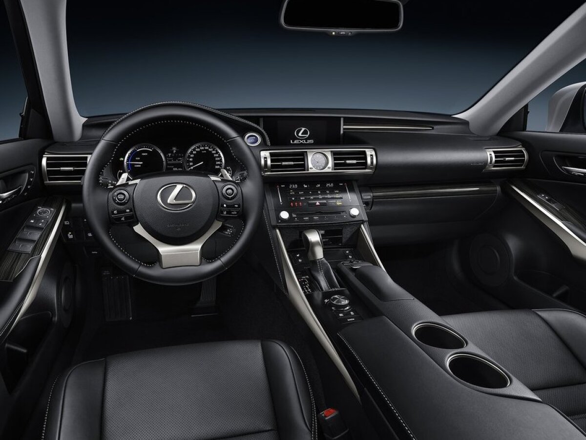 Lexus IS