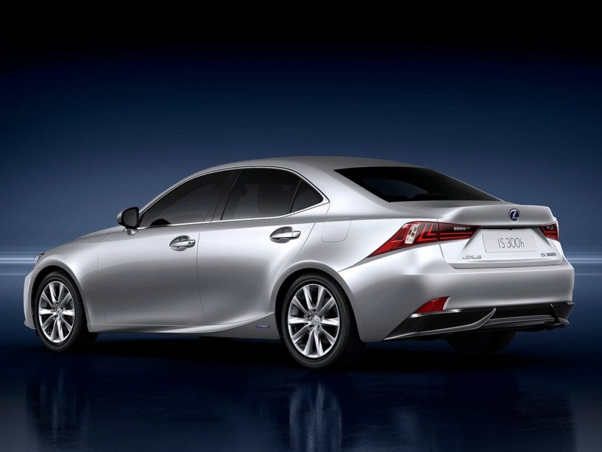 Lexus IS