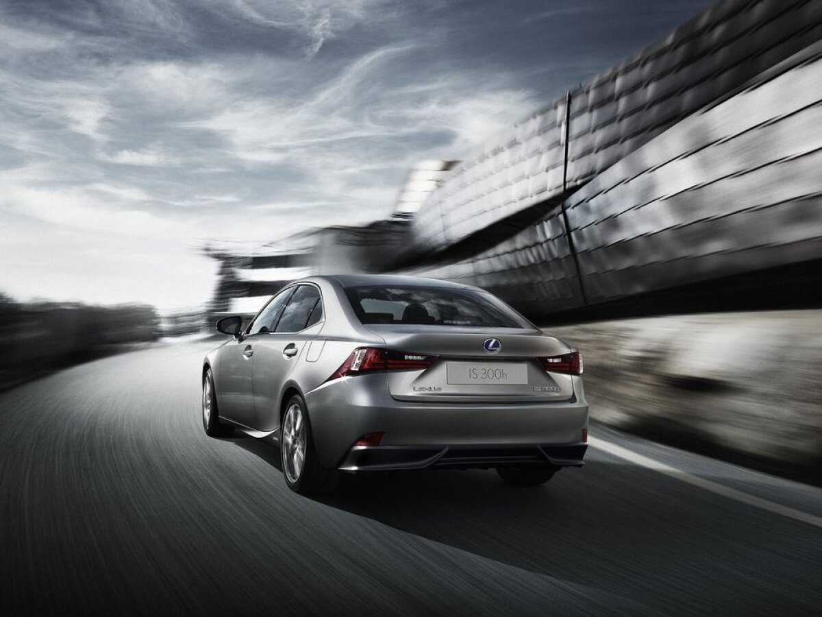 Lexus IS