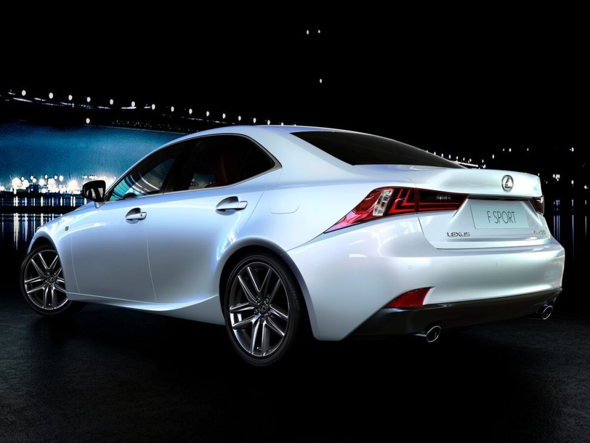 Lexus IS