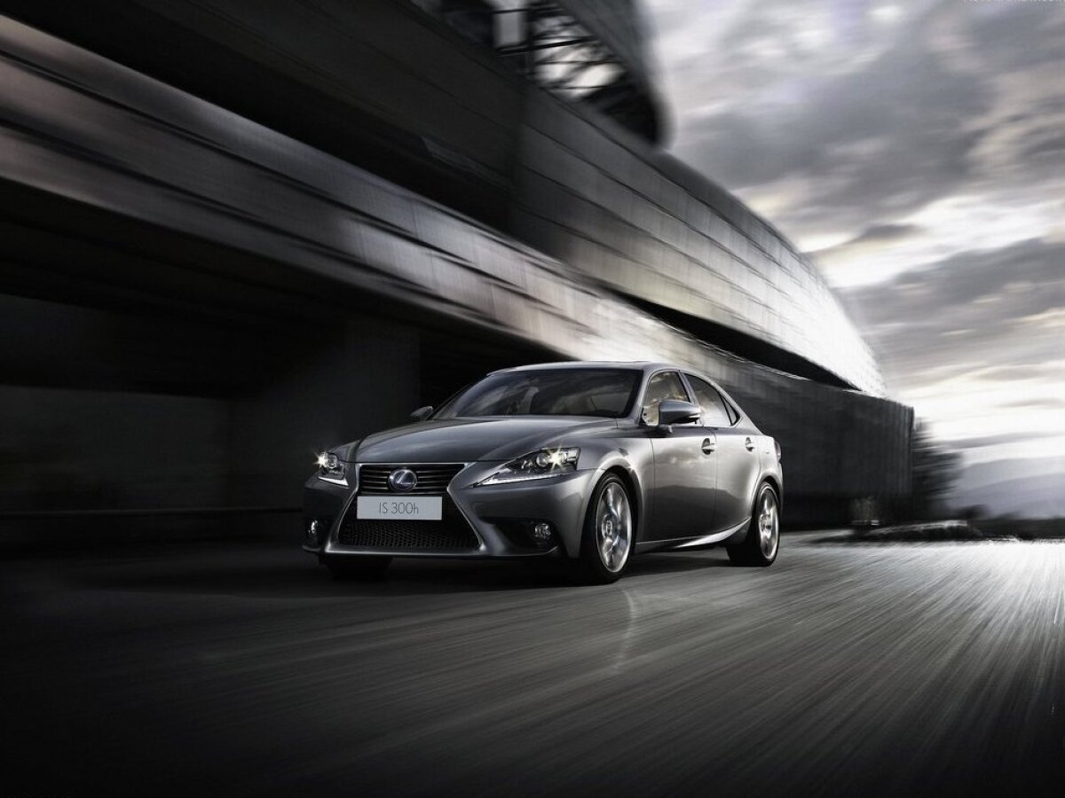 Lexus IS