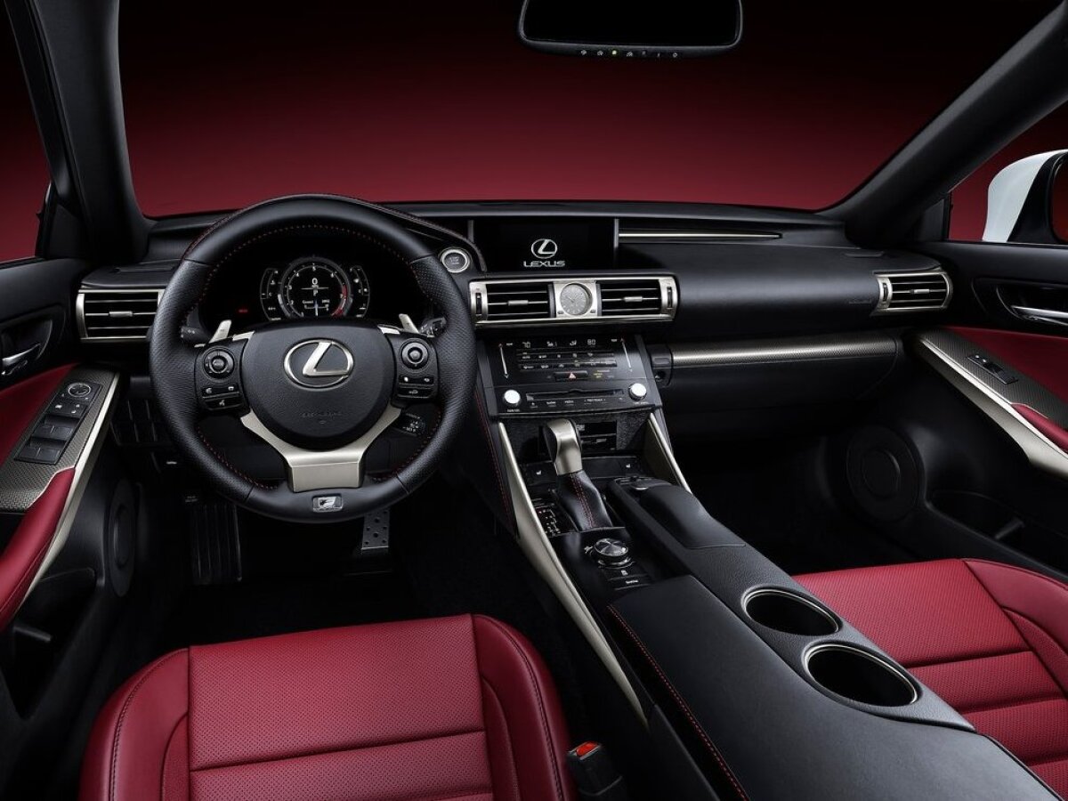 Lexus IS
