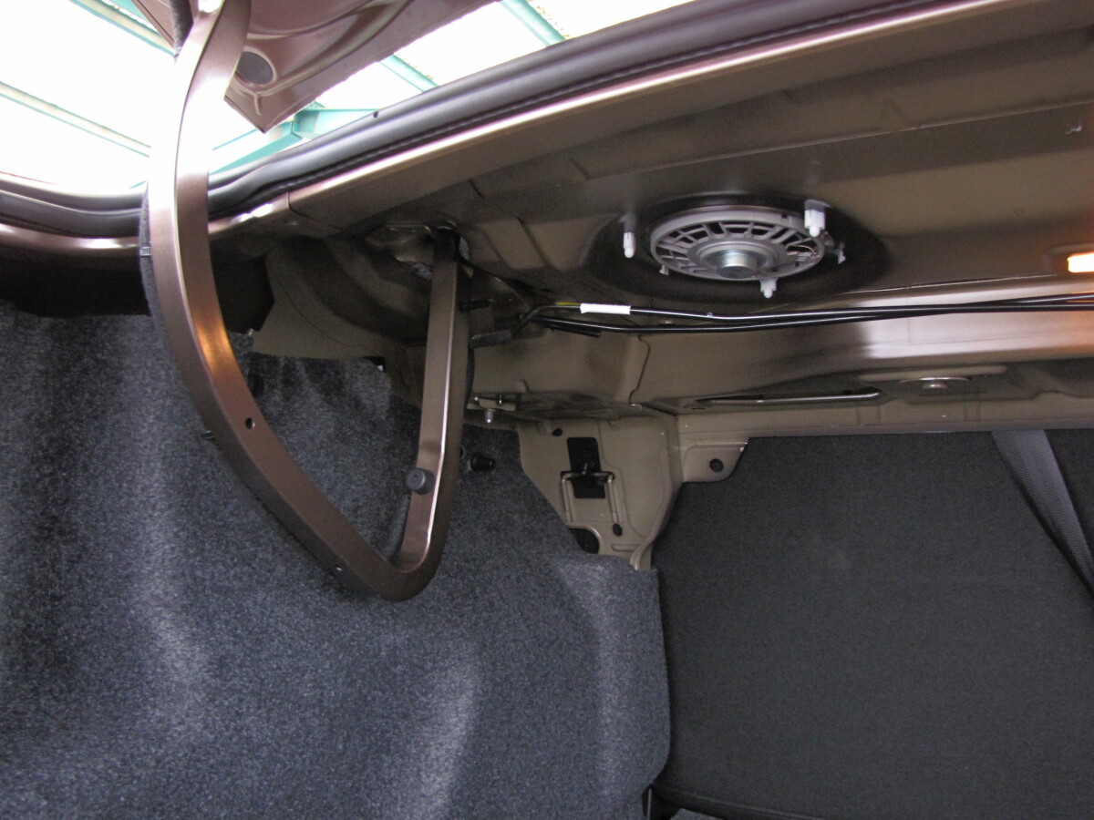 Peugeot 301 1.6 VTi