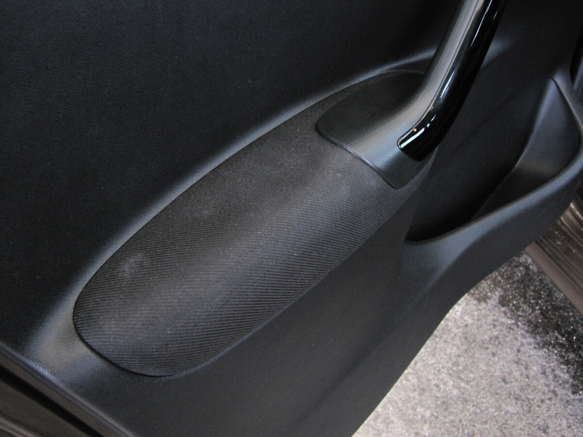 Peugeot 301 1.6 VTi