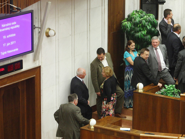 parlament, tajne hlasovanie, generalny prokurator