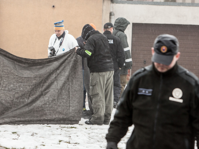 pezinok, vrazda, strelba, policia, zlocin