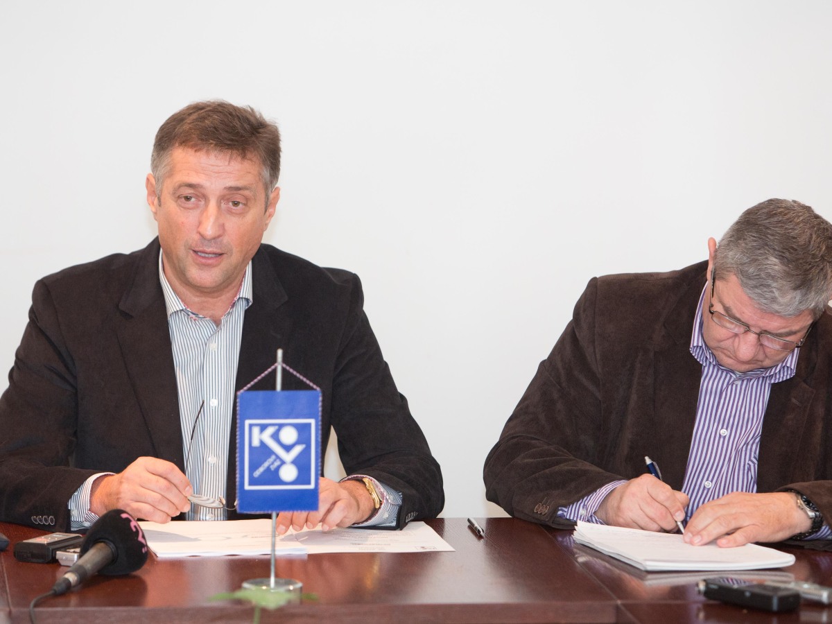 oz kovo emil machyna, anton mifka