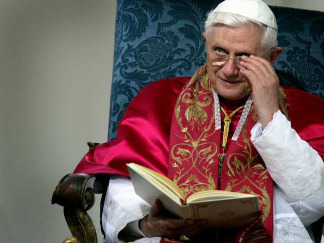 Benedikt XVI., odstúpenie,