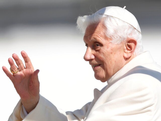 Pápež Benedikt XVI., rozlúčka