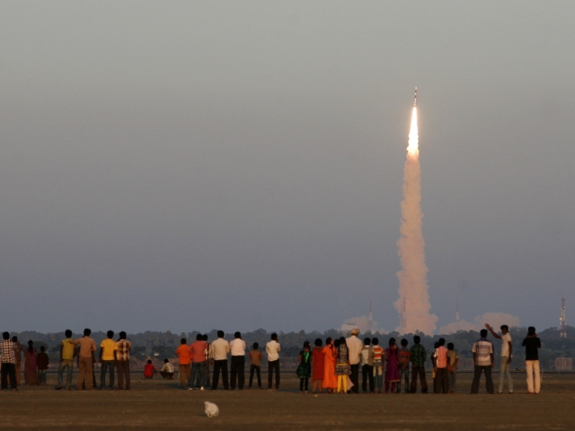 India, družica, raketa, vesmír