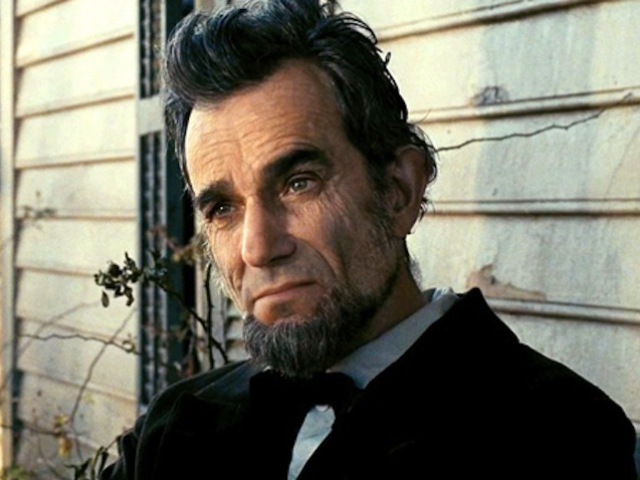 Tretiu sošku získal Daniel Day-Lewis ako nezabudnuteľný Lincoln.