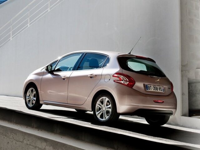 Peugeot 208