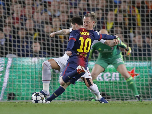 Barcelona, Miláno, Messi