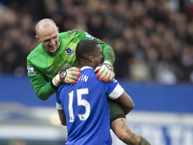 Sylvain Distin, Ján Mucha