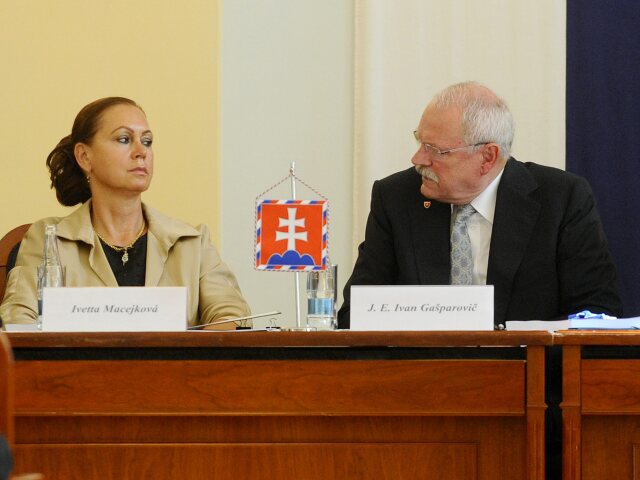 SR Slovensko Ústava sviatok voľno Gašparovič