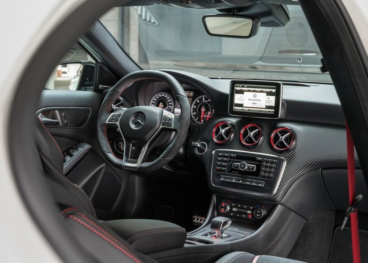 Mercedes-Benz A 45 AMG