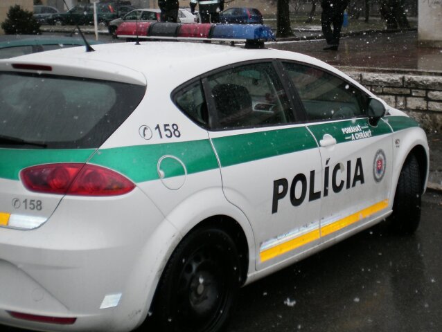polícia, bankomaty, krádež