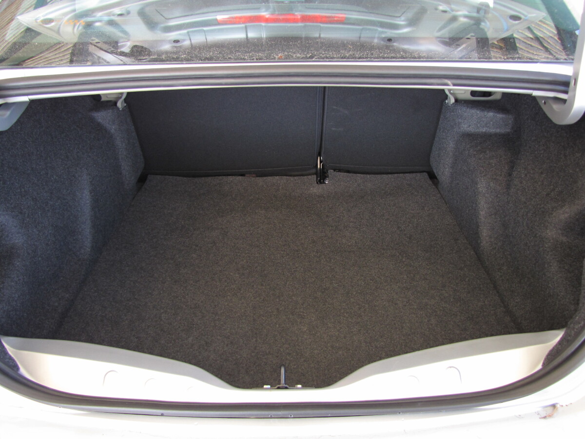 Peugeot 301 1.2 VTi