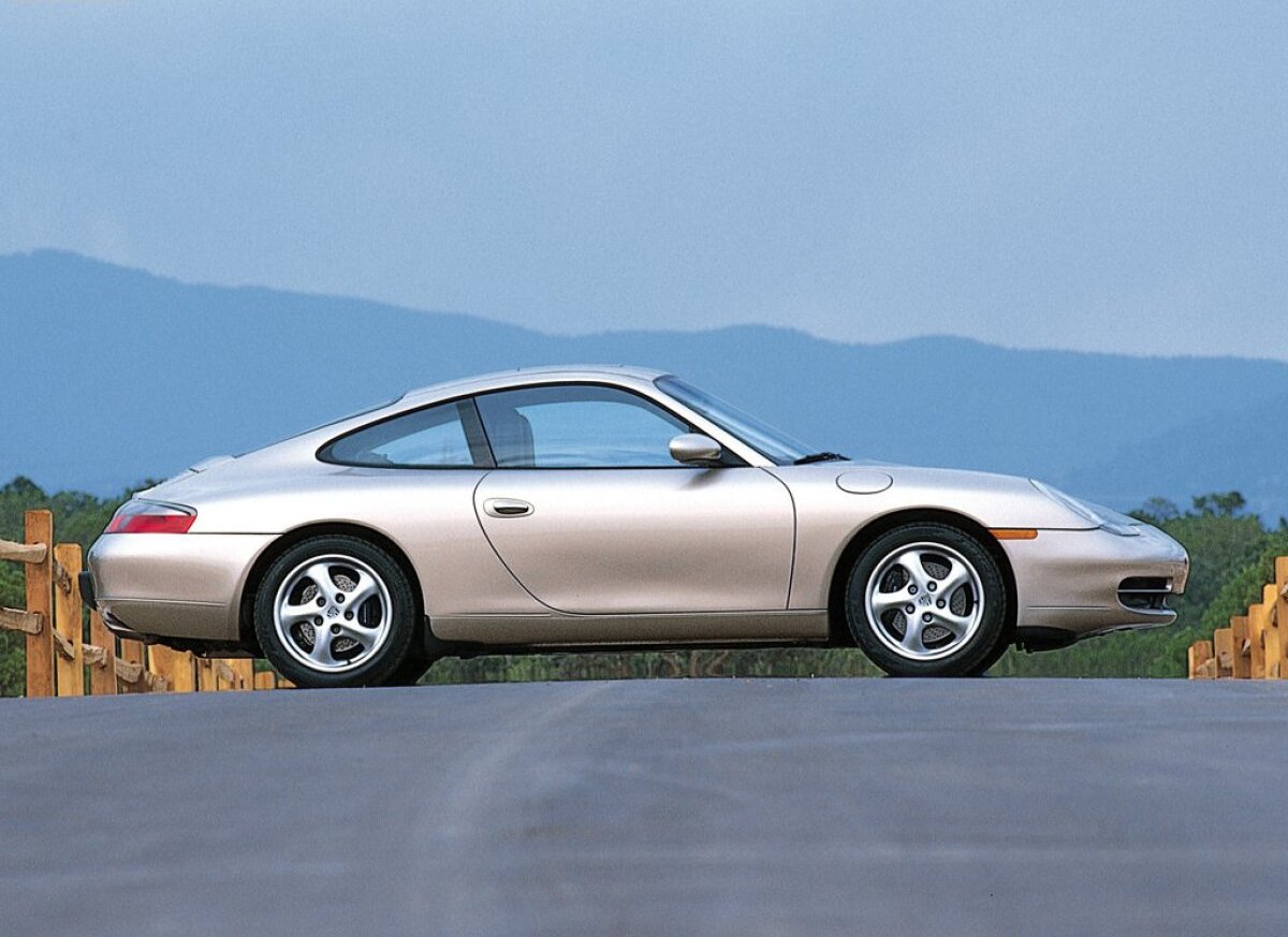 Porsche 911 Carrera Coupe (2001)