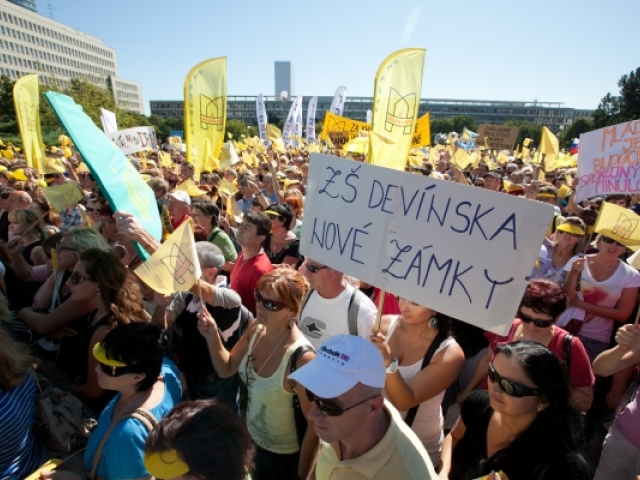 protest,ucitelia,demonstracia,odborovy zvaz