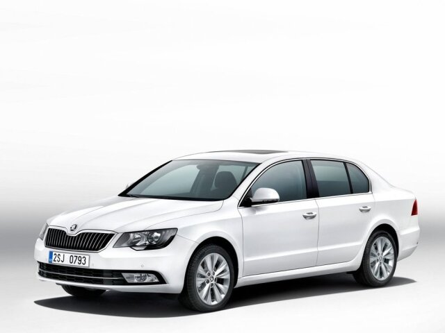 Po facelifte...Škoda Superb 2013