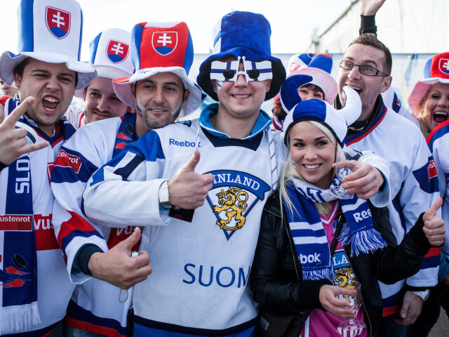 HOKEJ-MS: Fínski a slovenskí fanúšikovia