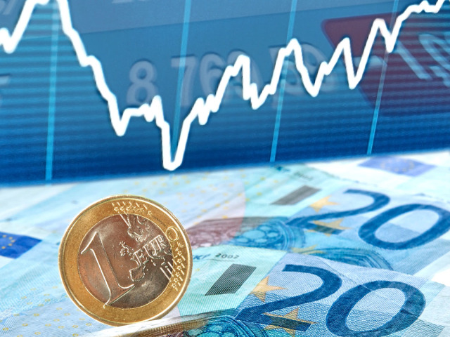 Peniaze, euro, graf, ekonomika 