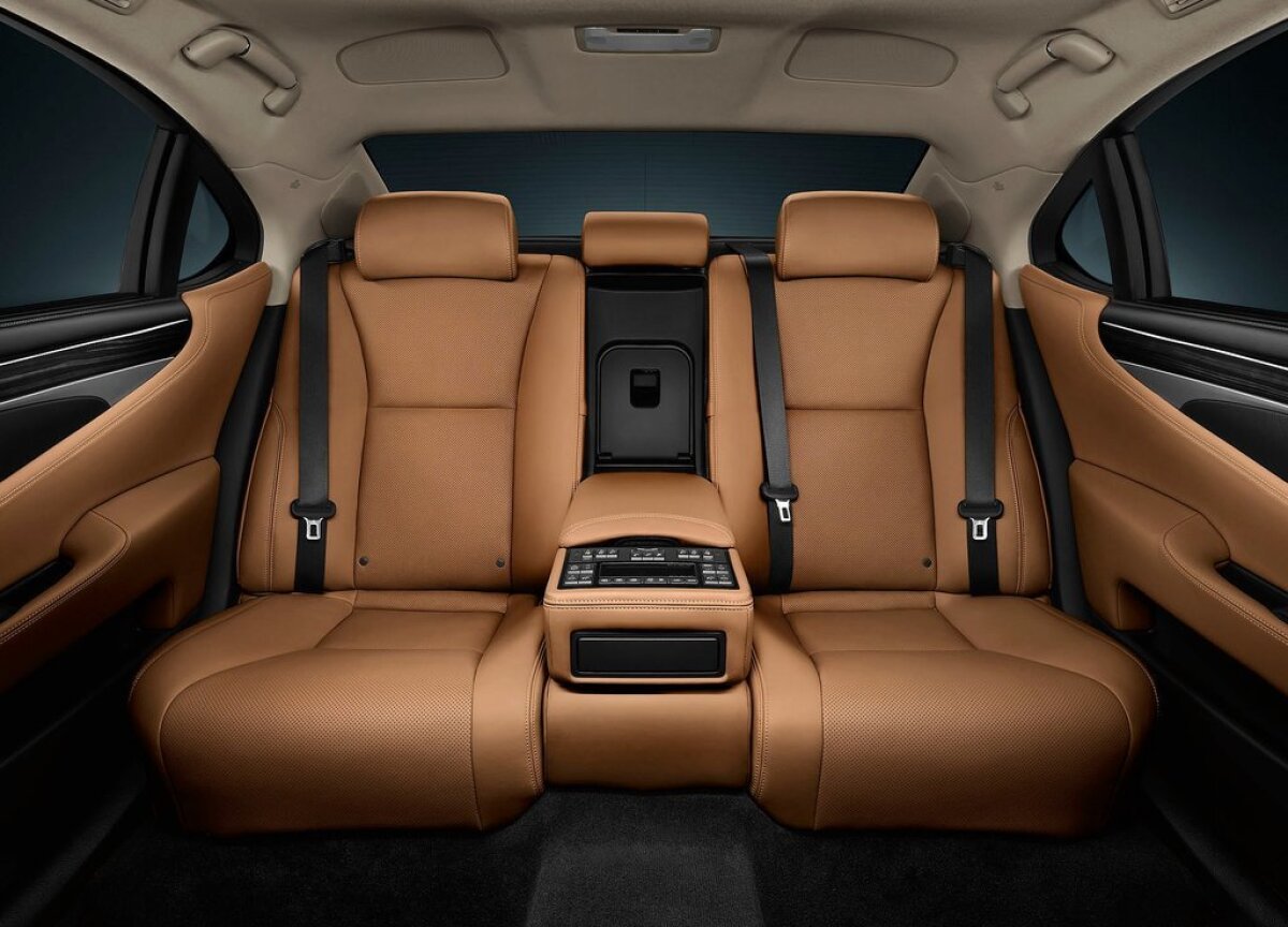 Lexus LS