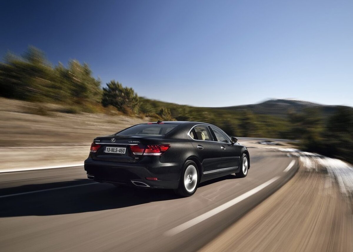 Lexus LS